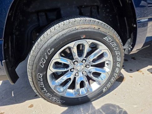 Used 2024 RAM 1500 Laramie AWD/4WD image 28