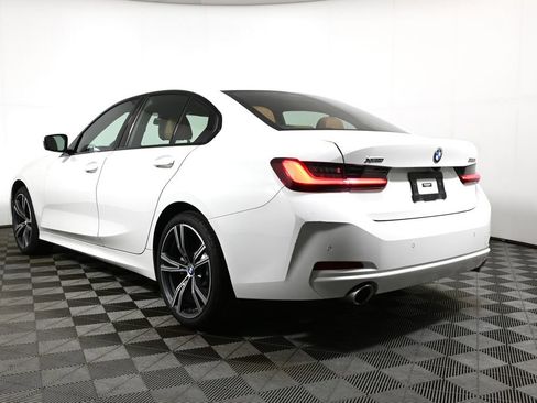 Used 2023 BMW 330i xDrive Sedan w/ Premium Package AWD/4WD image 9