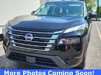 Used 2024 Nissan Rogue SV image 1