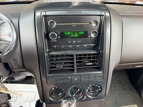 Used 2008 Ford Explorer Sport Trac XLT RWD image 30
