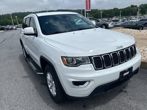 Used 2020 Jeep Grand Cherokee Laredo AWD/4WD image 8