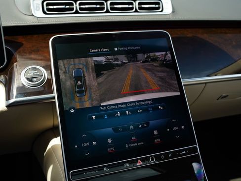 Used 2022 Mercedes-Benz S 580 4MATIC Sedan image 4