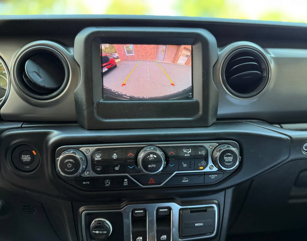 Used 2022 Jeep Wrangler Sport AWD/4WD image 30