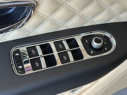 Certified 2023 Bentley Bentayga AWD/4WD image 15