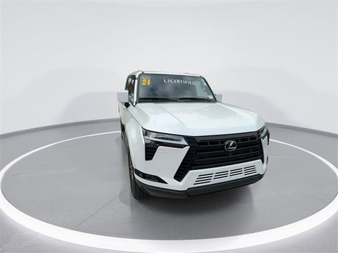 Used 2024 Lexus GX 550 image 2