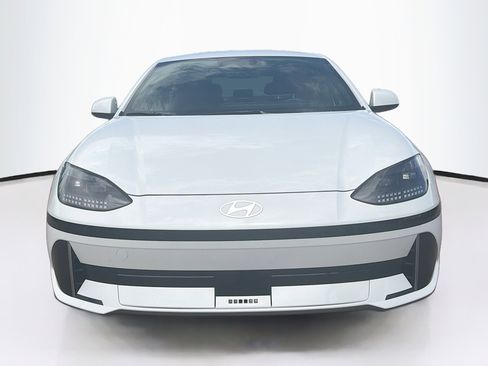 Used 2024 Hyundai Ioniq 6 SEL AWD/4WD image 2