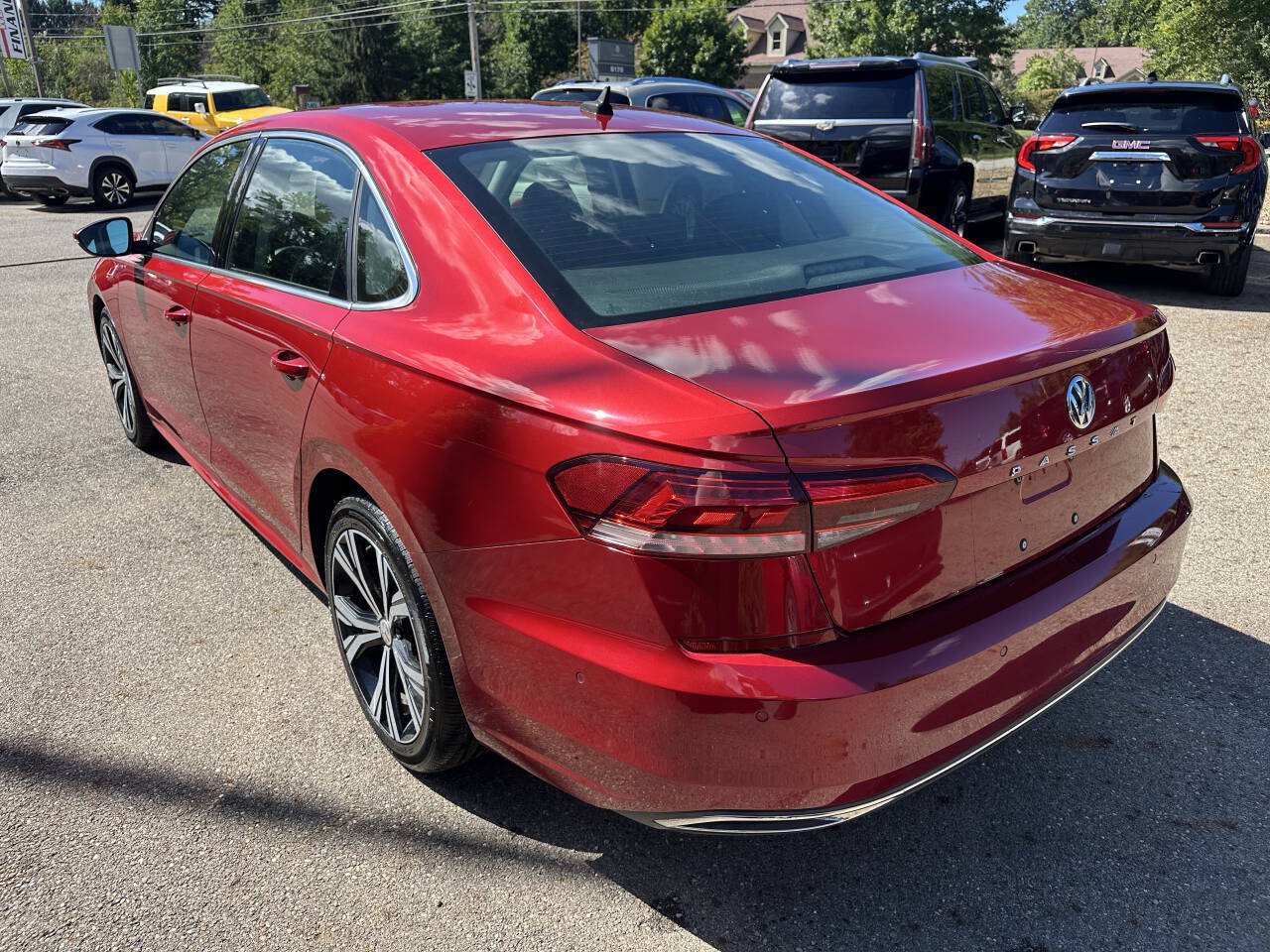 Used 2020 Volkswagen Passat 2.0T SEL FWD image 4