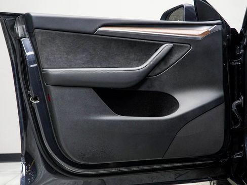 Used 2024 Tesla Model Y Long Range image 26