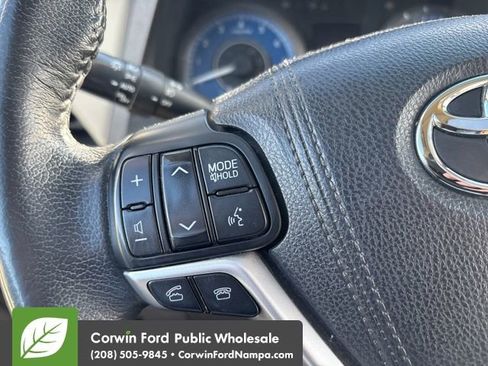 Used 2015 Toyota Sienna XLE w/ XLE Navigation Package image 16