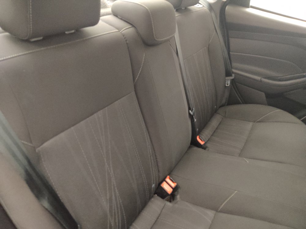 Used 2016 Ford Focus SE FWD image 19