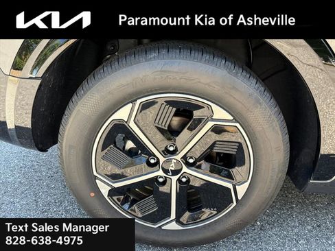 New 2025 Kia Niro SX image 30