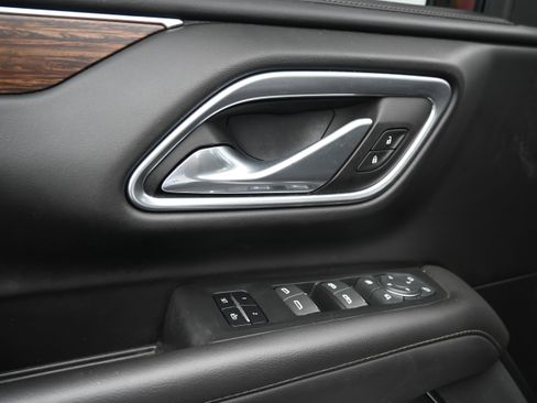 Used 2023 Chevrolet Suburban High Country image 18