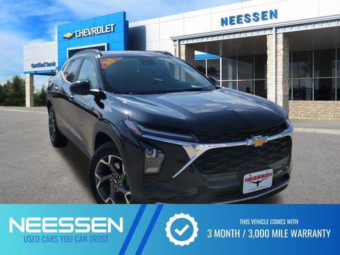 Used 2025 Chevrolet Trax LT w/ LT Convenience Package image 1