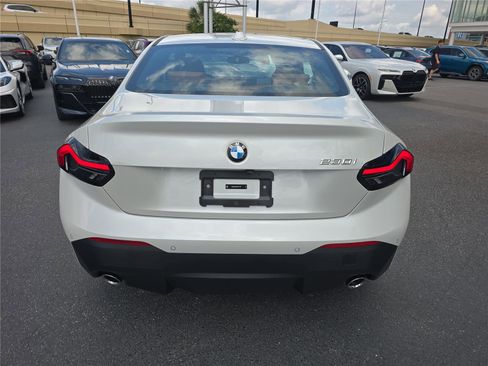 Used 2025 BMW 230i Coupe RWD image 3