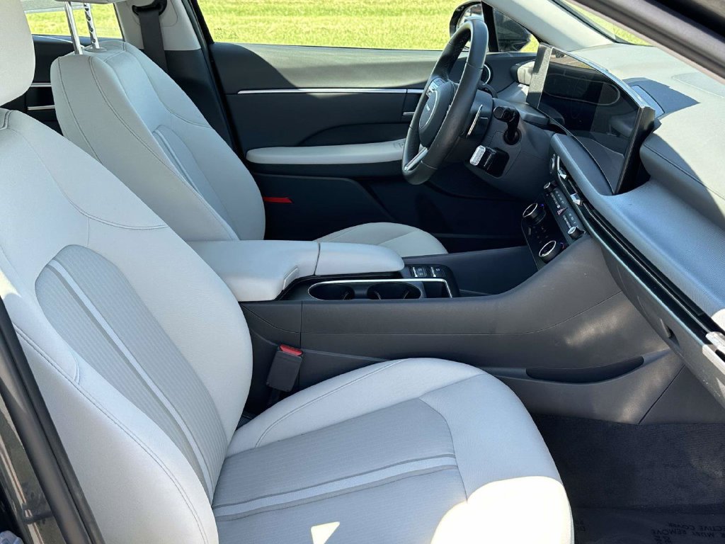 Certified 2024 Hyundai Sonata SEL w/ Convenience Package FWD image 9
