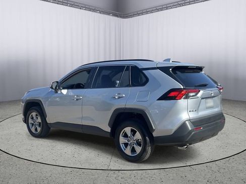 Used 2025 Toyota RAV4 XLE FWD image 7