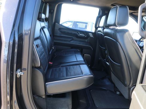 Used 2024 GMC Sierra 1500 AT4X image 34