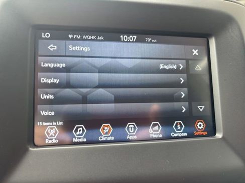 Used 2018 Jeep Compass Latitude w/ Popular Equipment Group FWD image 11
