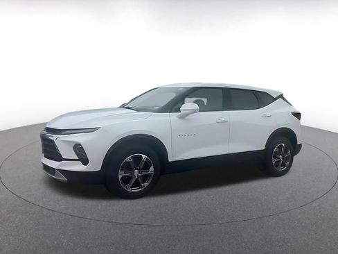 Used 2025 Chevrolet Blazer LT FWD image 8