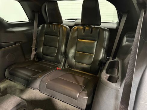 Used 2013 Ford Explorer XLT image 27