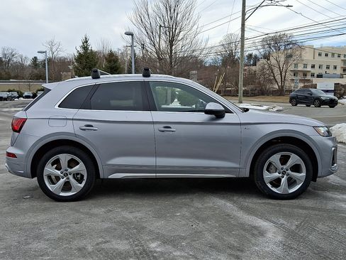 Certified 2025 Audi Q5 2.0T Premium Plus image 7