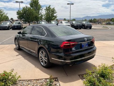 Used 2017 Volkswagen Passat 1.8T R-Line FWD image 5