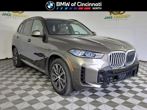 Used 2024 BMW X5 xDrive40i w/ M Sport Package AWD/4WD image 1
