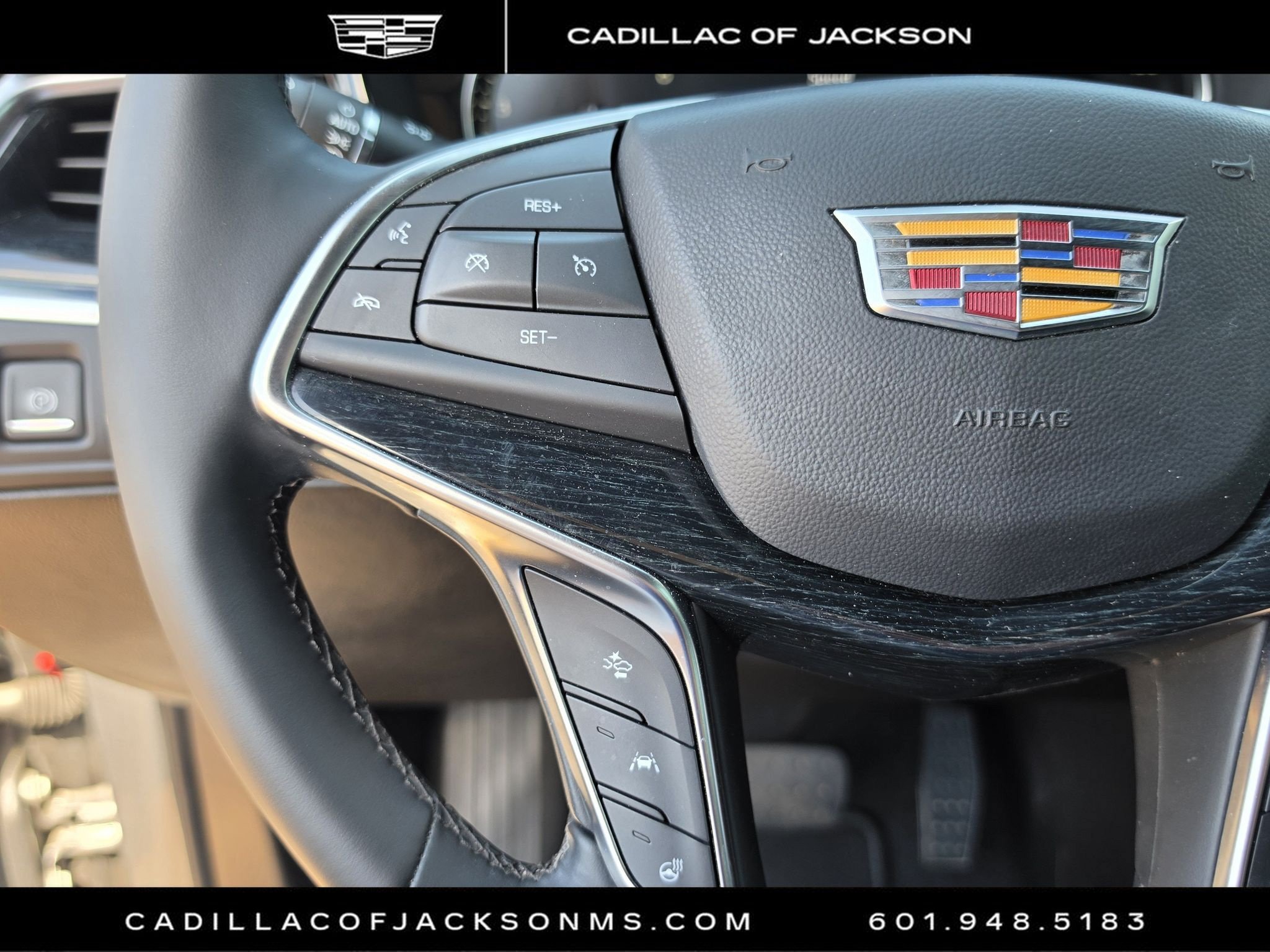 Certified 2025 Cadillac XT5 Premium Luxury FWD image 40