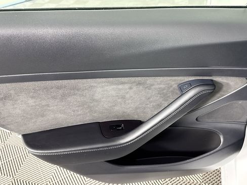 Used 2021 Tesla Model 3 Standard Range Plus image 23