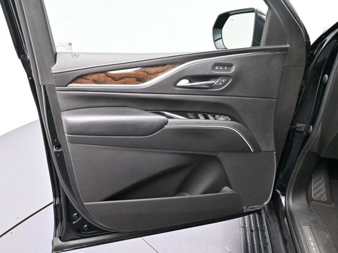 Used 2022 Cadillac Escalade Sport Platinum image 9
