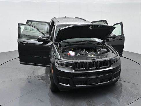 New 2025 Jeep Grand Cherokee L Limited w/ Black Appearance Package image 37