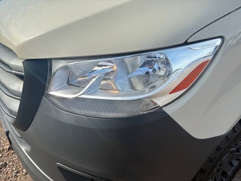 Used 2021 Mercedes-Benz Sprinter 2500 image 31