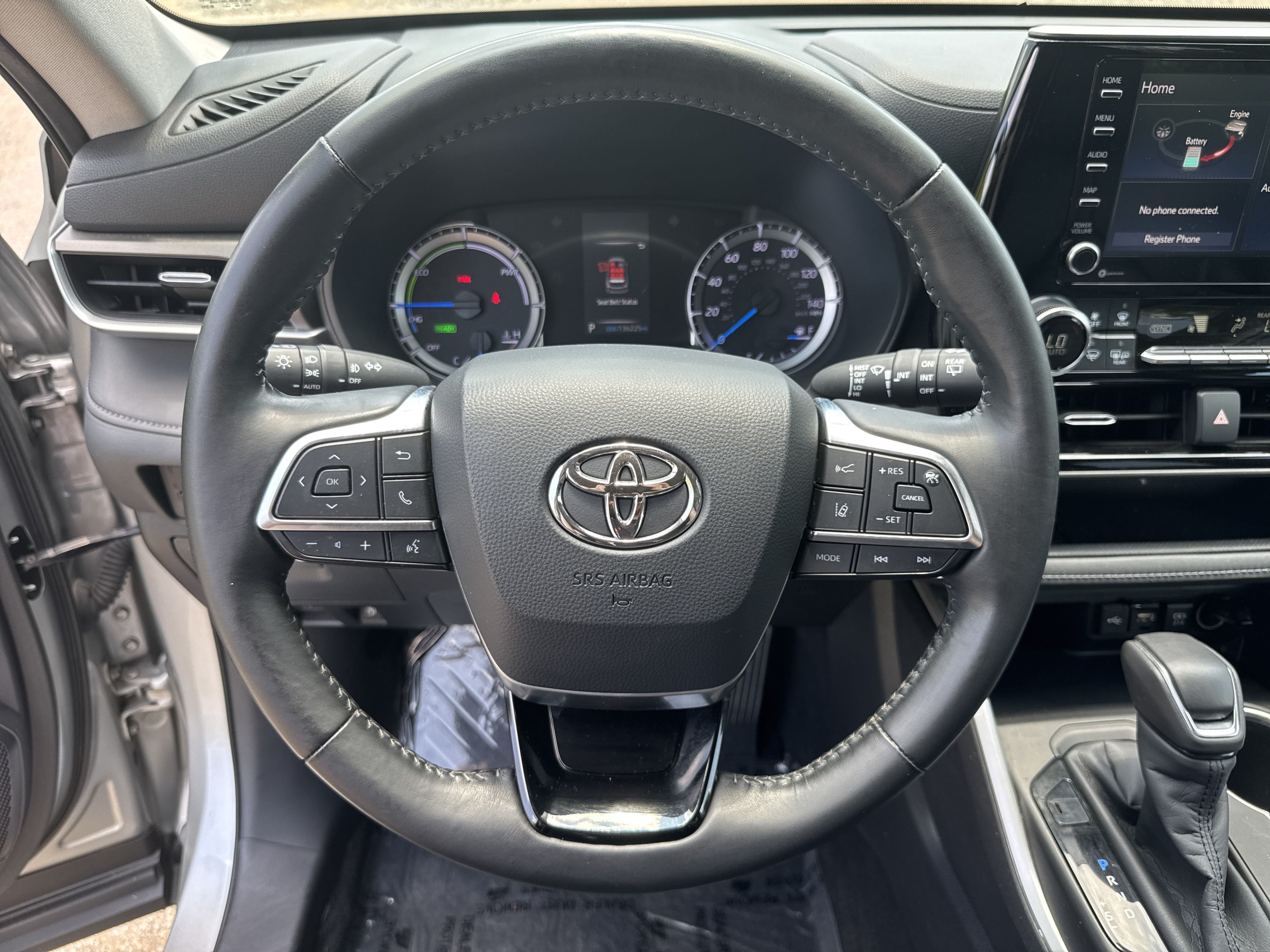 Used 2020 Toyota Highlander LE FWD image 26