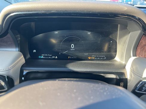 Used 2022 Lincoln Nautilus Reserve image 10