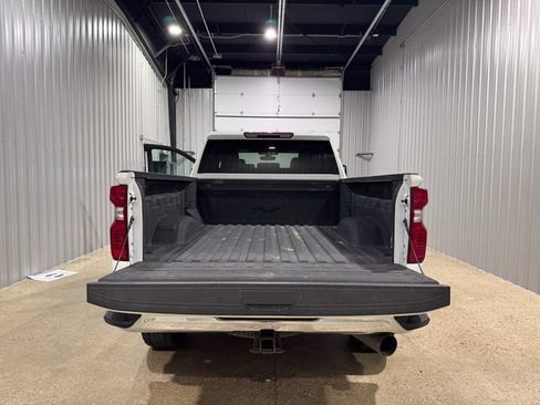 Used 2023 Chevrolet Silverado 2500 LT AWD/4WD image 27