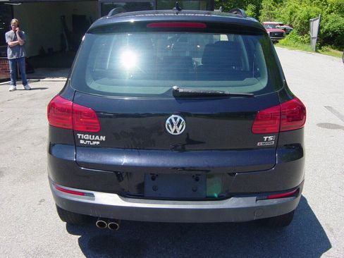 Used 2017 Volkswagen Tiguan S AWD/4WD image 5