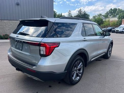 Used 2025 Ford Explorer Active w/ Active Comfort Package AWD/4WD image 5