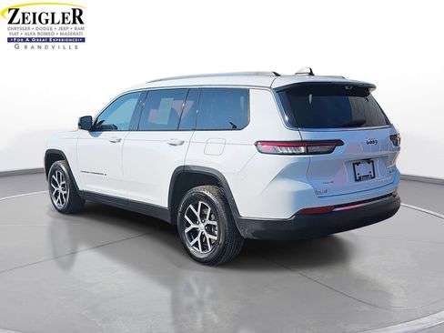 Used 2023 Jeep Grand Cherokee L Limited w/ Luxury Tech Group II image 7