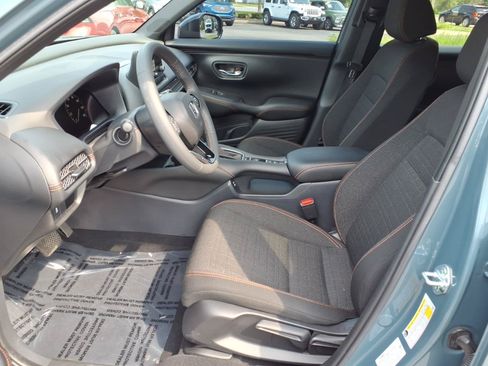 Used 2024 Honda HR-V Sport image 4