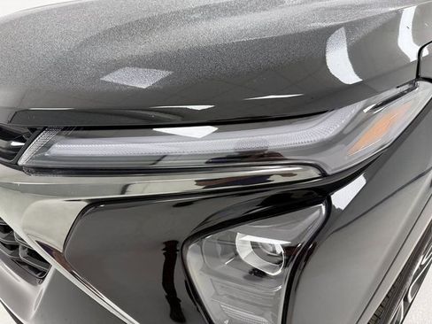 Used 2025 Chevrolet Trax RS w/ Driver Confidence Package image 10