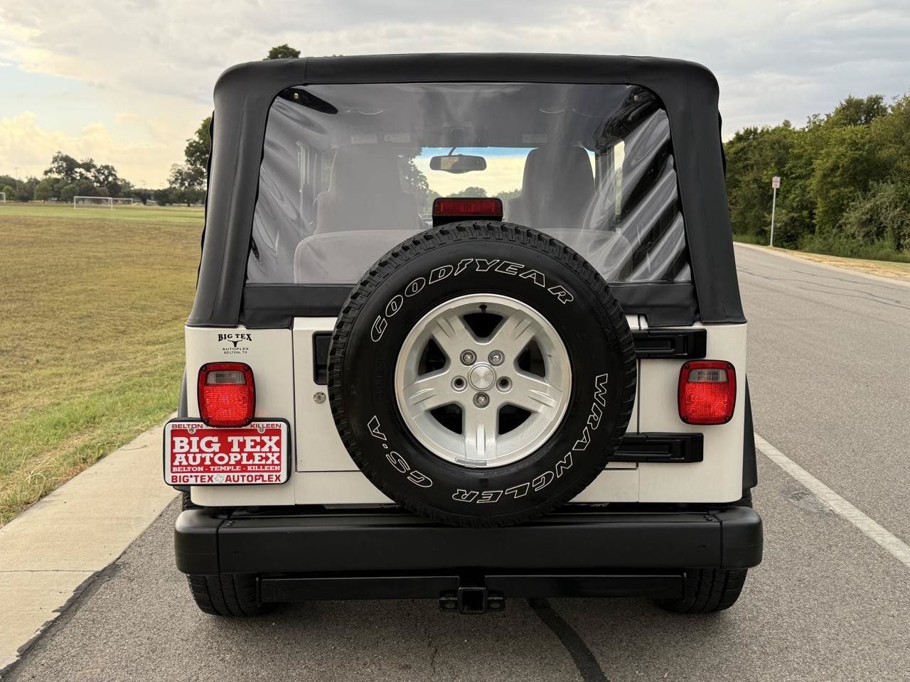 Used 2006 Jeep Wrangler Sport w/ 30" Tire & Wheel Group AWD/4WD image 10
