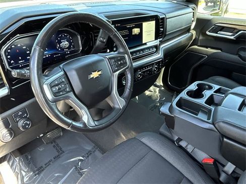 Used 2022 Chevrolet Silverado 1500 LT image 17