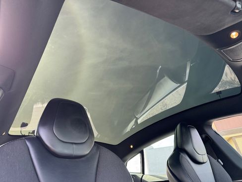 Used 2018 Tesla Model S AWD image 19