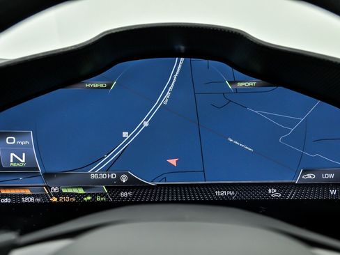 Used 2022 Ferrari SF90 Spider image 38