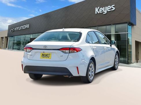 Used 2023 Toyota Corolla LE FWD image 4