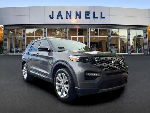 Used 2023 Ford Explorer Platinum w/ Technology Package image 3