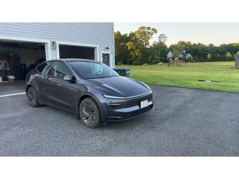 Used 2026 Tesla Model Y Long Range AWD/4WD image 2