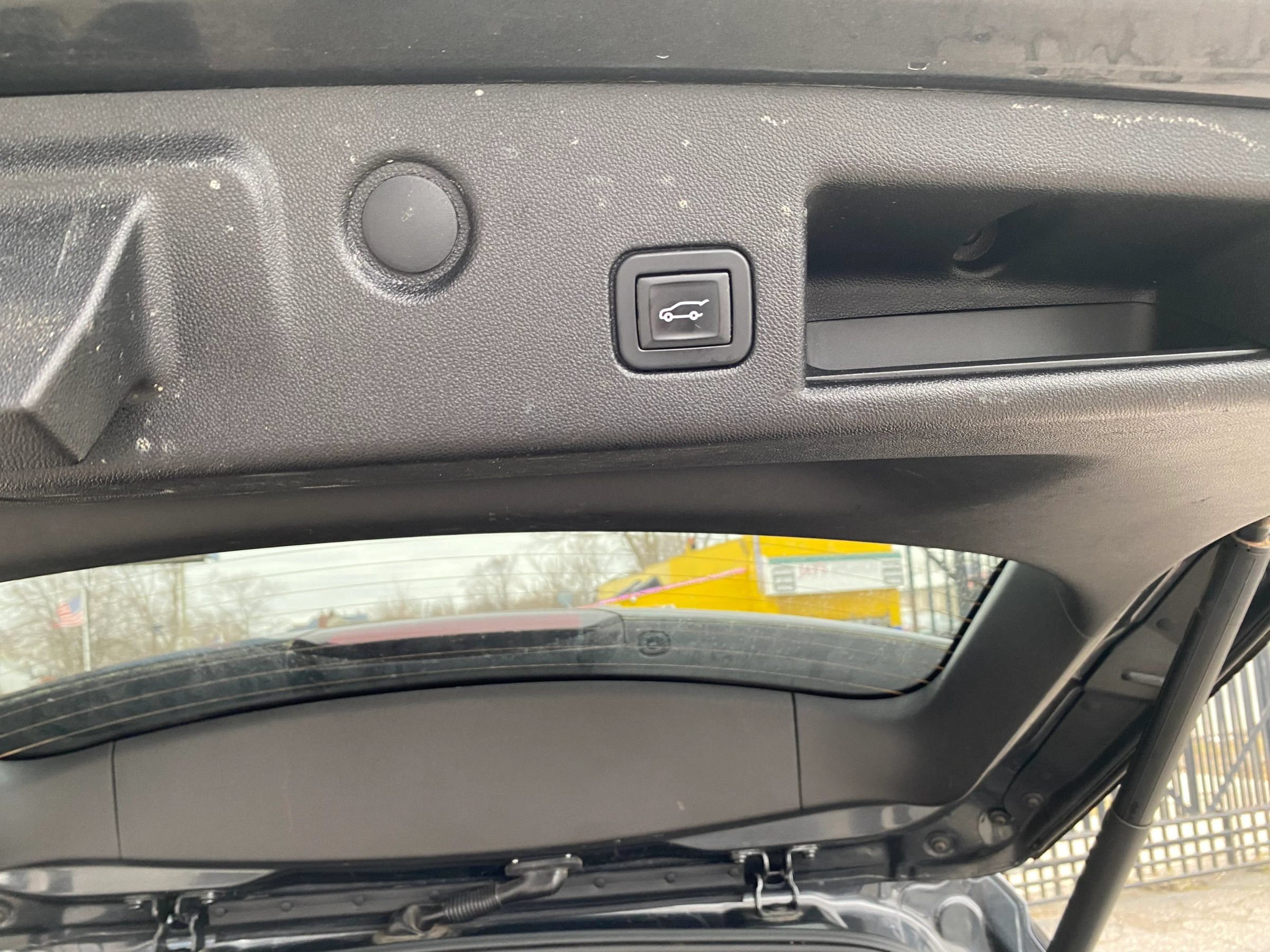 Used 2018 Chevrolet Equinox LT AWD/4WD image 11
