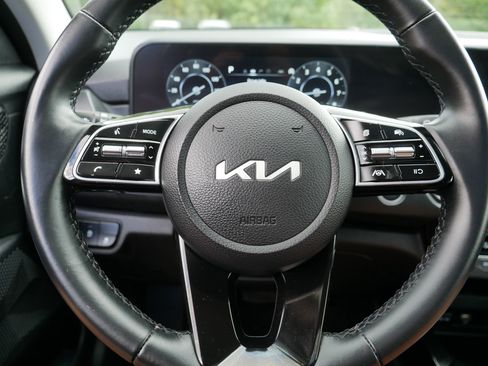Used 2024 Kia Seltos EX AWD/4WD image 25
