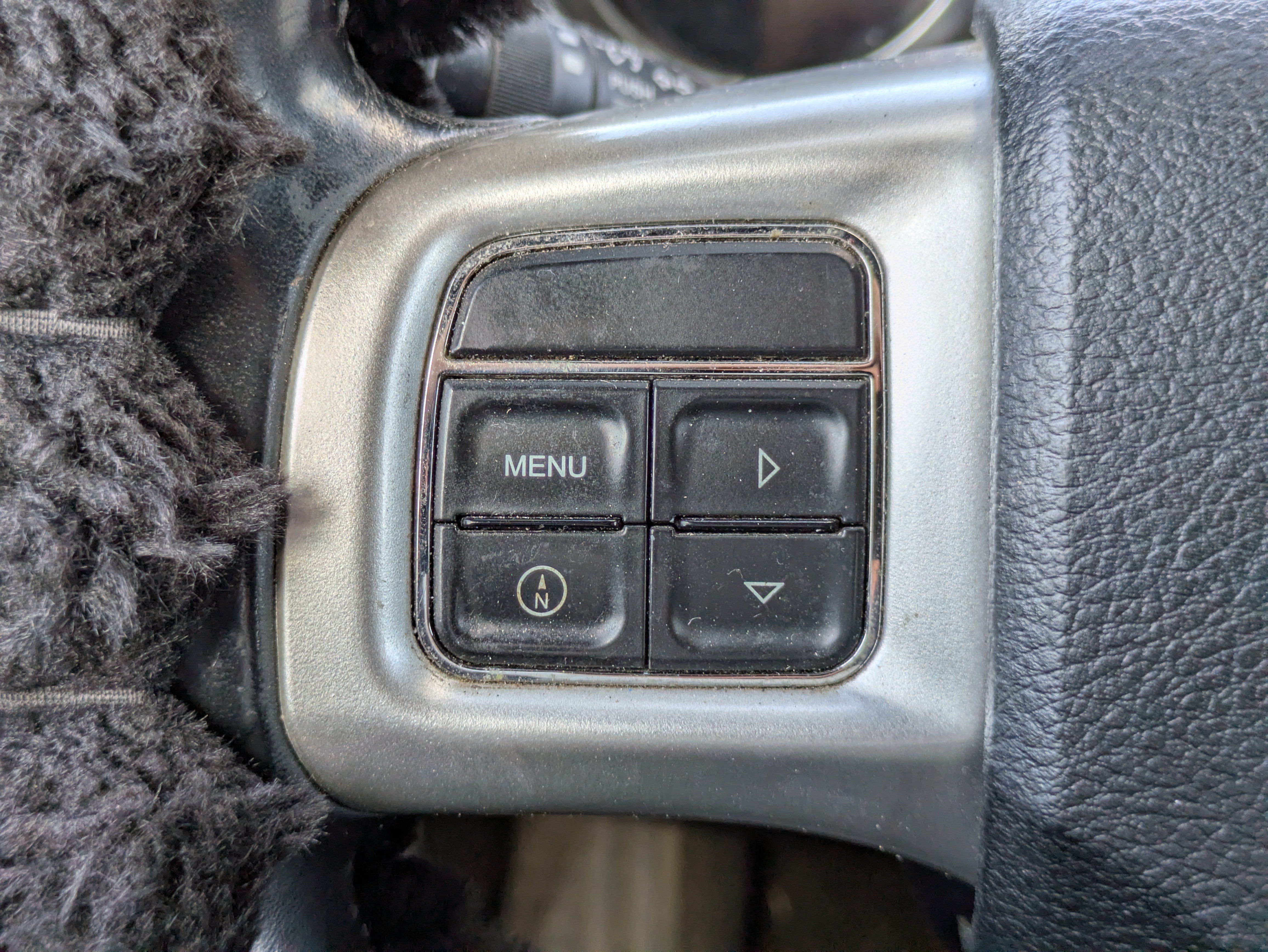Used 2013 Dodge Avenger SXT FWD image 18